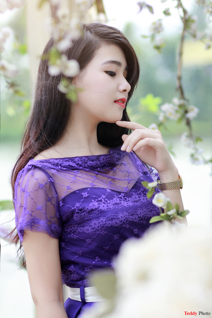 玩山村女娃的小屁股
